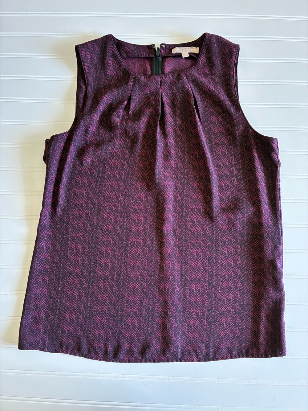 Banana republic Sleeveless Patterned Shell Top - Plum